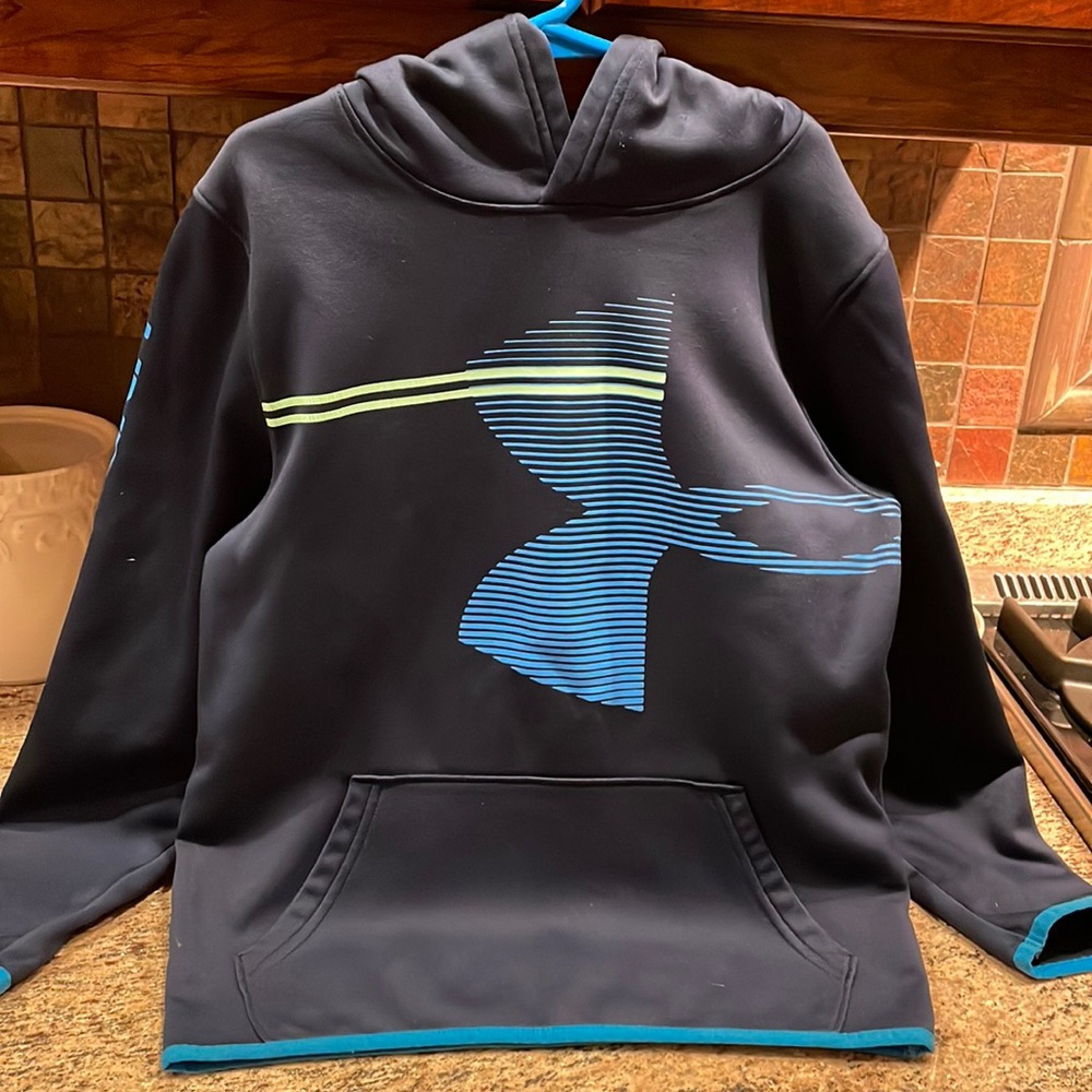Boys Under Armour fleece lined sweatshirt. Cold Gear.